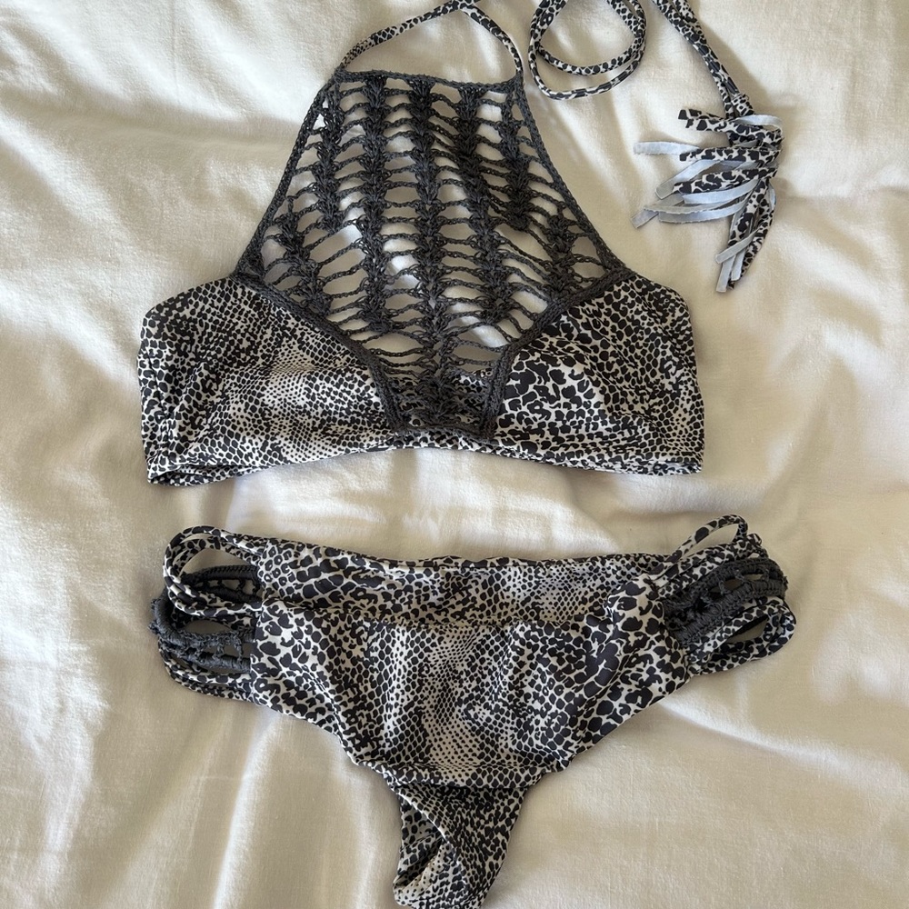 Acacia bikini top and bottom